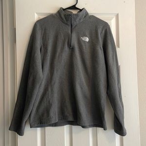 North face pull over women’s size XL